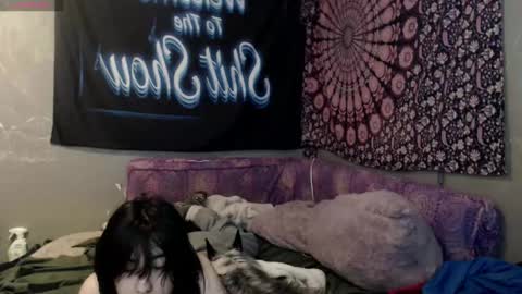 Snapshot of londonray chatting on 09-29-25, 04:06 londonray online show from 09-29-25, 04:06