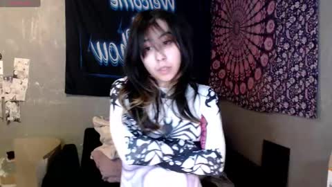 Snapshot of londonray chatting on 10-09-25, 06:44 londonray online show from 10-09-25, 06:44