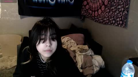 Snapshot of londonray chatting on 10-22-25, 02:23 londonray online show from 10-22-25, 02:23