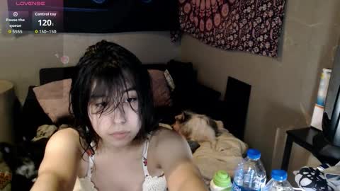 Snapshot of londonray chatting on 10-30-25, 08:38 londonray online show from 10-30-25, 08:38