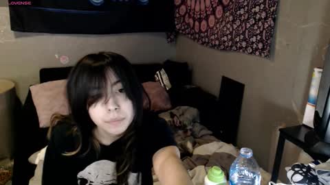 Snapshot of londonray chatting on 10-31-25, 07:20 londonray online show from 10-31-25, 07:20