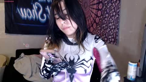 Snapshot of londonray chatting on 11-01-25, 09:55 londonray online show from 11-01-25, 09:55