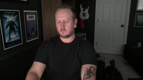 Snapshot of lone_string chatting on 02-13-25, 10:33 Lone online show from 02-13-25, 10:33