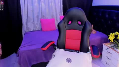 Jennifer  online show from 10-16-25, 03:35