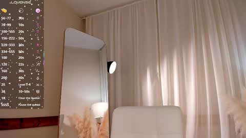 Snapshot of lonelyteaser chatting on 10-21-25, 01:34 lonelyteaser online show from 10-21-25, 01:34