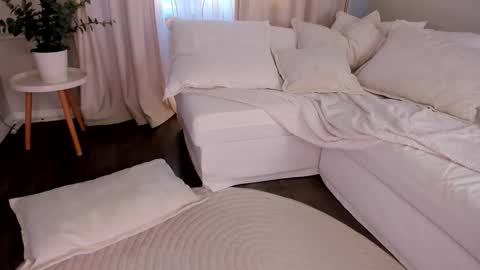 lonelyteaser online show from 03-11-26, 12:22