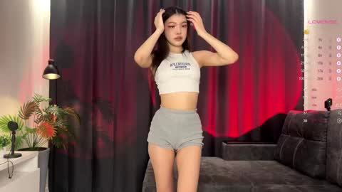 Snapshot of loney__tunes chatting on 10-10-25, 04:17 Shy EvaStreams are everyday 9 AM - 3 PM GMT 3 online show from 10-10-25, 04:17