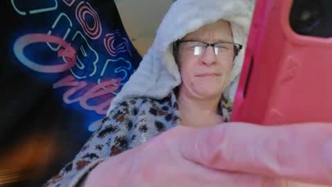 Londoncashmere69  online show from 12-04-24, 02:42