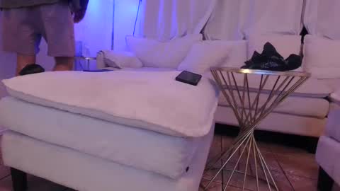 Snapshot of look_bigcock chatting on 10-06-25, 02:09 Seamus Love online show from 10-06-25, 02:09