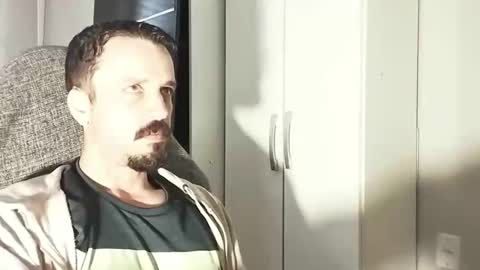 Lucas online show from 11-04-25, 01:32