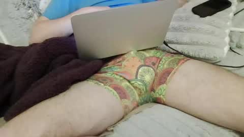 Snapshot of lookinatugirl chatting on 10-29-25, 12:24 lookinatugirl online show from 10-29-25, 12:24