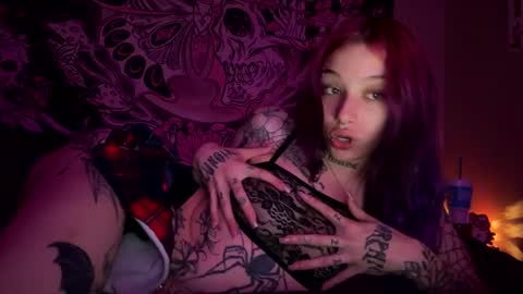 lookingforlona online show from 09-23-25, 04:04