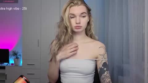 Luna online show from 03-01-26, 02:08