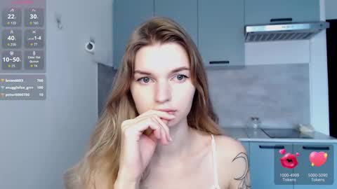 Snapshot of lookoluna chatting on 09-25-25, 02:21 Luna online show from 09-25-25, 02:21