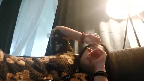 loolaunshaved online show from 10-27-25, 03:27