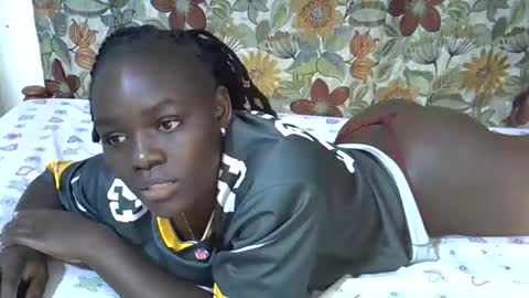 lora_amor online show from 06-06-26, 01:38