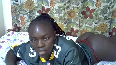 lora_amor online show from 06-12-26, 11:35
