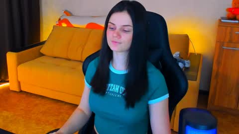 Lora Cain online show from 01-15-25, 01:45