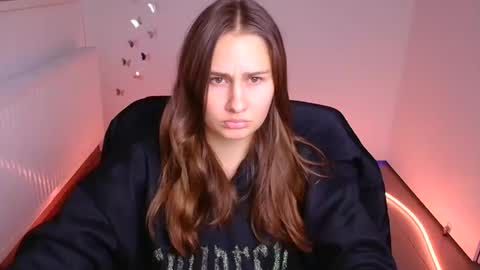 Lora online show from 10-10-25, 06:23