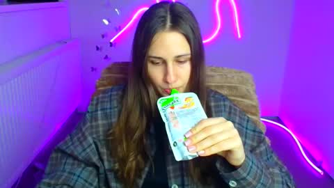 Snapshot of lora_kisses chatting on 04-13-26, 11:37 Lora online show from 04-13-26, 11:37