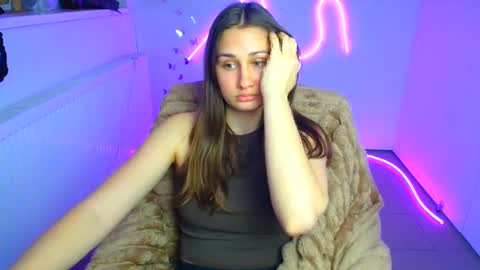 Snapshot of lora_kisses chatting on 04-15-26, 07:15 Lora online show from 04-15-26, 07:15
