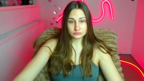 Snapshot of lora_kisses chatting on 04-20-26, 05:32 Lora online show from 04-20-26, 05:32