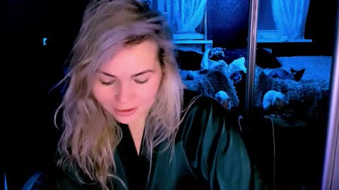 Lora online show from 11-04-25, 02:54