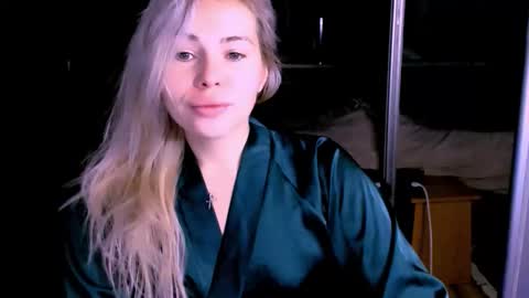 Lora online show from 11-05-25, 02:55