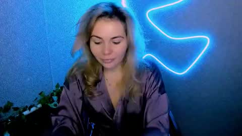 Lora online show from 12-23-25, 03:15