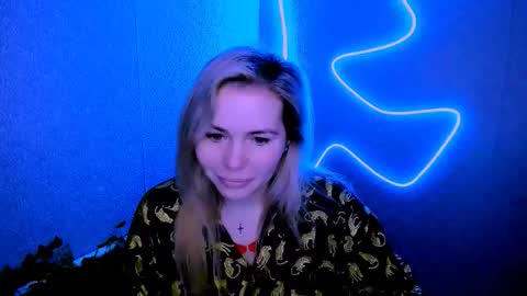 Lora online show from 02-12-26, 03:12