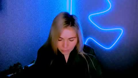 Lora online show from 03-10-26, 02:27