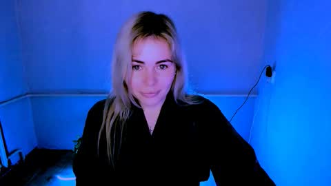 Lora online show from 03-27-26, 03:23