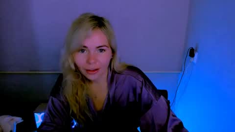 Lora online show from 05-06-26, 02:29