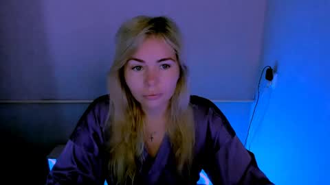 Lora online show from 05-07-26, 02:39