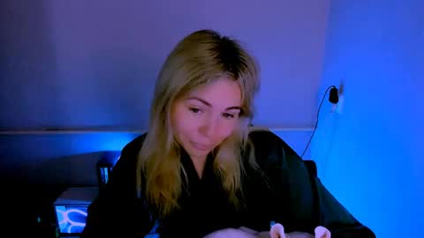 Lora online show from 05-12-26, 02:41