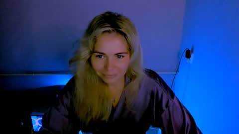 Lora online show from 05-13-26, 02:31