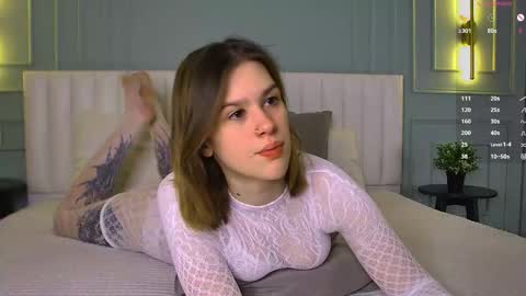 Lora online show from 02-07-26, 04:54