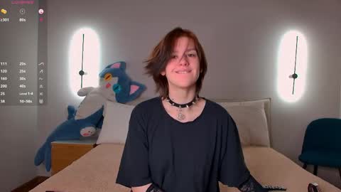 Lora online show from 05-01-26, 02:32