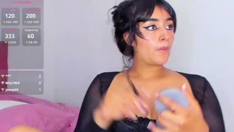 lore_rey online show from 12-22-24, 10:04