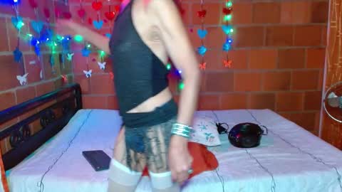 Lorena Capelli online show from 02-15-25, 10:11