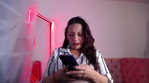 Lorena online show from 02-04-25, 01:23