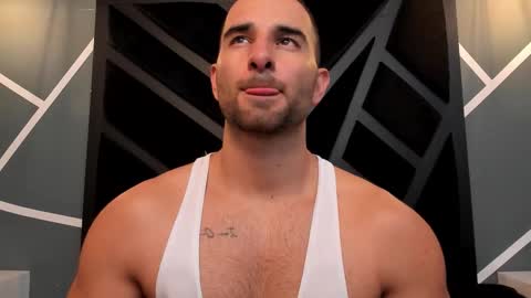  L O R E N Z O  Thumbs Up help  online show from 12-16-25, 06:02