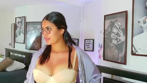 loretahorny online show from 04-06-26, 01:01