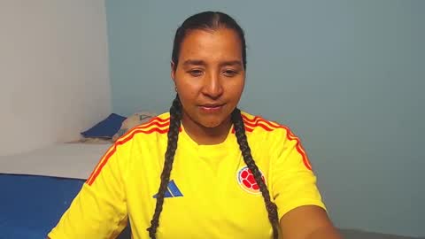 Loretta Gmez online show from 09-10-25, 02:22