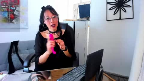 loretta_fraser online show from 05-26-26, 01:07