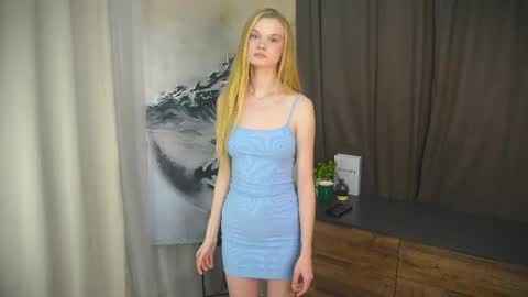 Snapshot of lorettabenzing chatting on 10-24-25, 01:35 Hello my name Nika Im glad to see you in my room online show from 10-24-25, 01:35