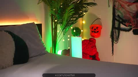 LoretteLorena online show from 10-25-25, 05:15