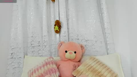 Snapshot of lori_evans1 chatting on 06-06-26, 04:28 Lori Evans online show from 06-06-26, 04:28
