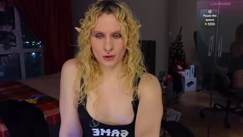 Lori -----------------------------------    online show from 01-30-25, 03:08