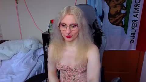 Lori -----------------------------------    online show from 03-19-26, 01:59